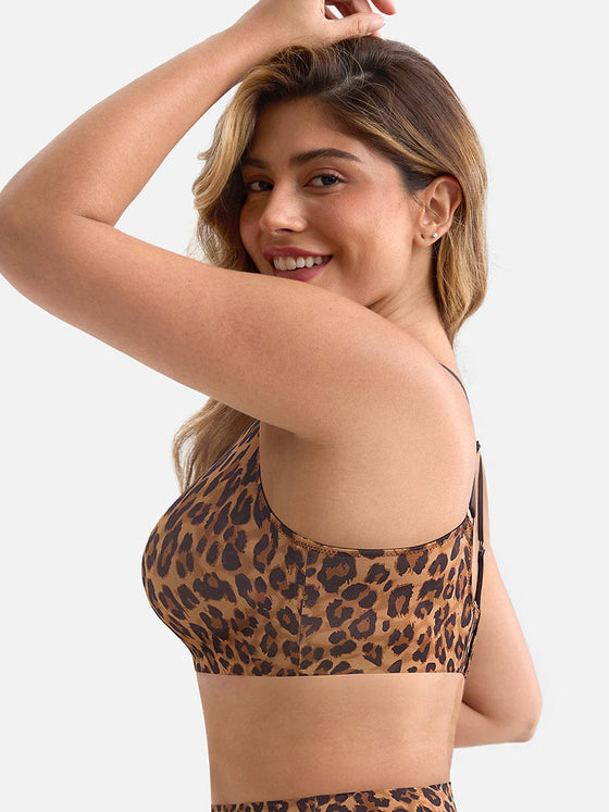 Wholesale Seamless Comfort Underarm Smoothing V-Neck Bralette with Adjustable Straps